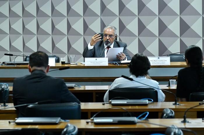 Estatuto do trabalho: debatedores defendem redução de jornada