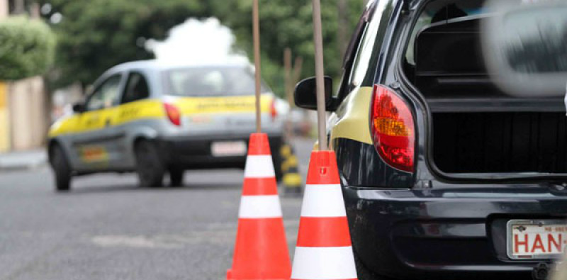 Autoescolas estão autorizadas a realizar aulas técnicas de condução remotamente