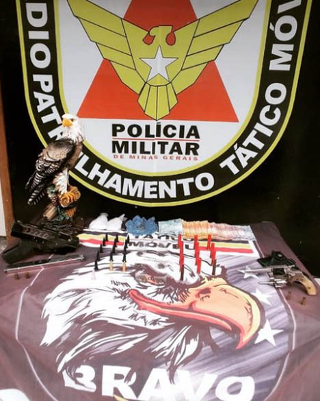 Três indivíduos são presos com armas e drogas no bairro Rosário em Sabará