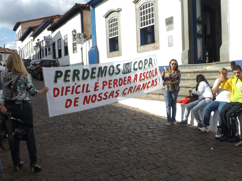 Prefeitura suspende convênio e deixa alunos com deficiência sem escola