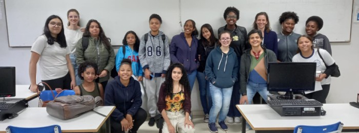 Projeto da Universidade de Lavras com escola estadual busca atrair mais meninas para a área das Ciências Exatas