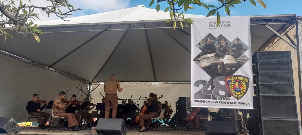 PMMG realiza ação social na Praça Santa Rita