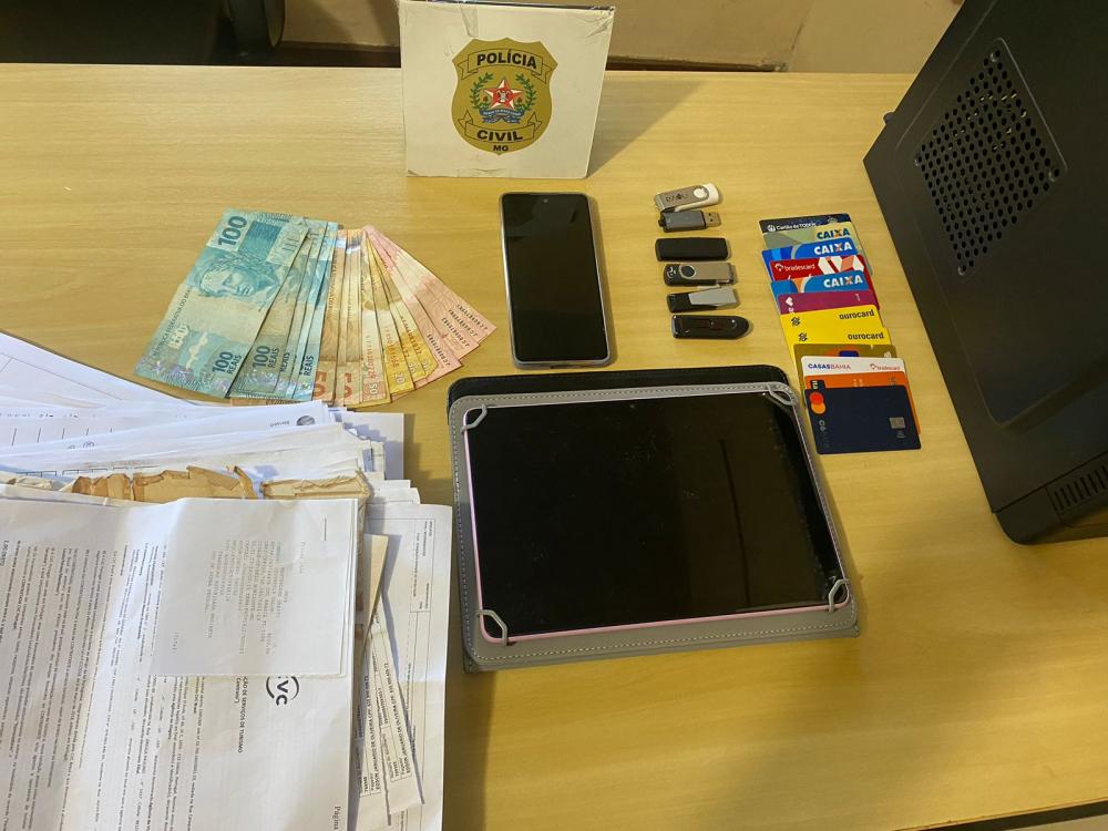  Mulher é presa suspeita de desviar R$ 271 mil em escola estadual