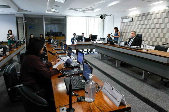 Projeto que impede taxação de doações via PIX avança
