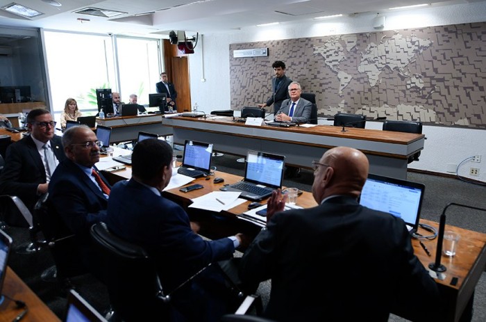 Acordo aéreo Brasil-Angola segue para o Plenário