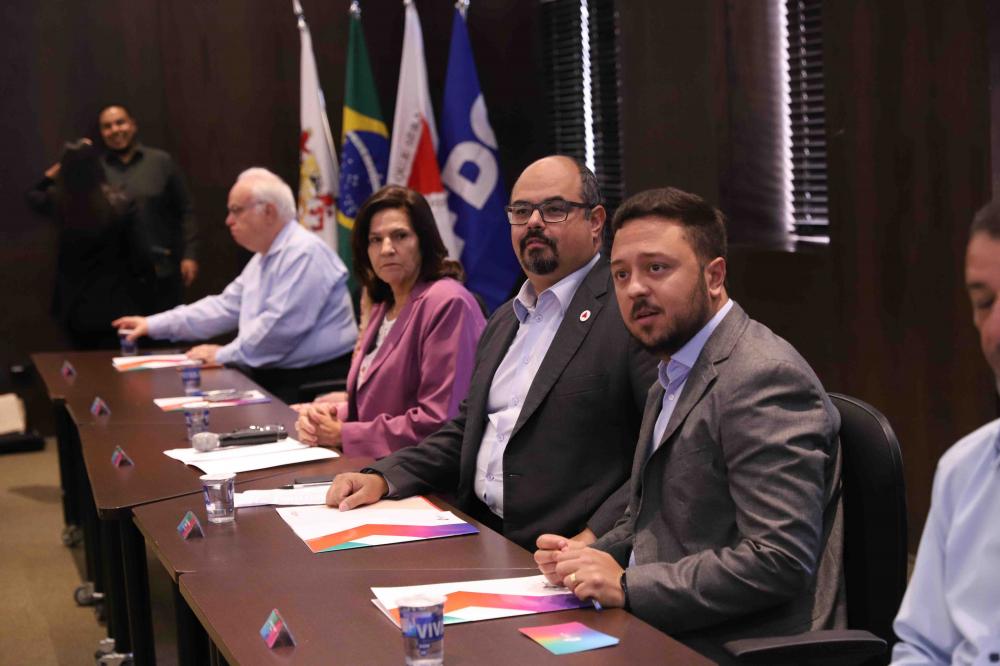 Governo de Minas reúne prefeitos da Grande BH para ouvir demandas dos municípios