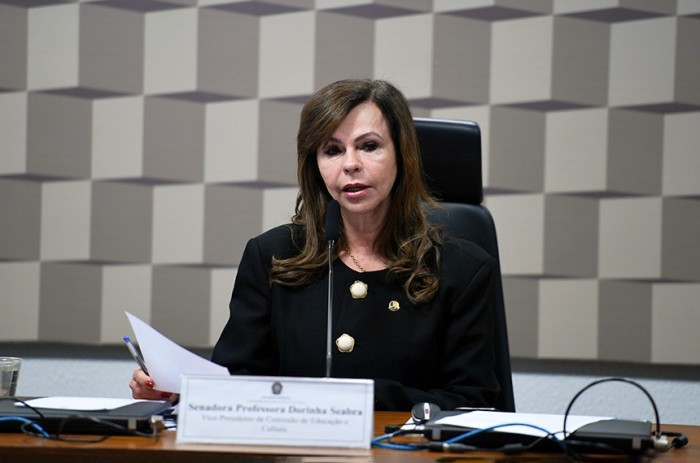Avança incentivo a doações para fundos de instituições de ensino