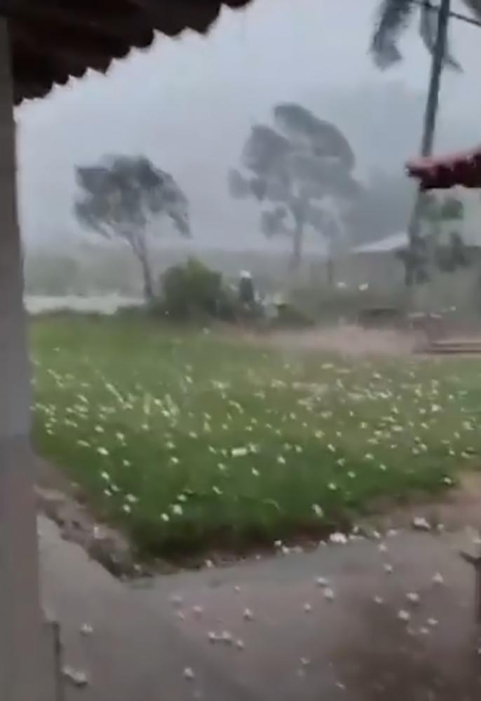 Após temporal na cidade de Teófilo Otoni, na região do Vale do Mucuri, prefeito Daniel Batista decreta situação de emergência. Veja o vídeo!