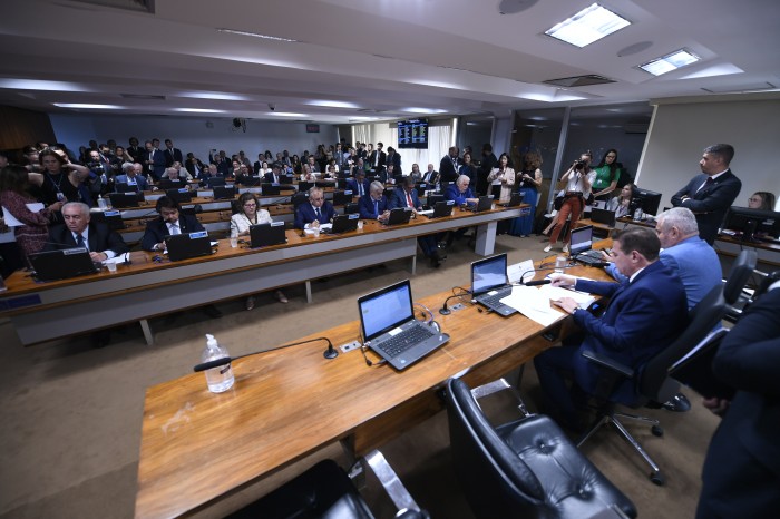 CAE aprova renovação da cota de tela até 2043, que segue para CE