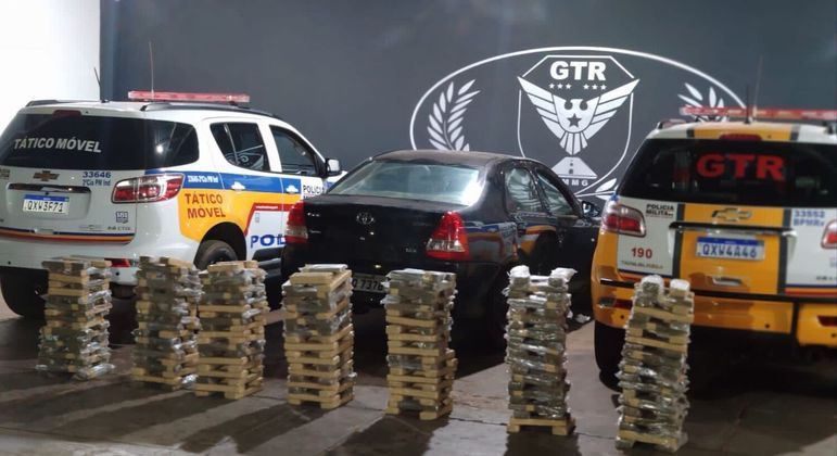 Morador de Sabará é perseguido pela polícia e preso com 200kg de maconha