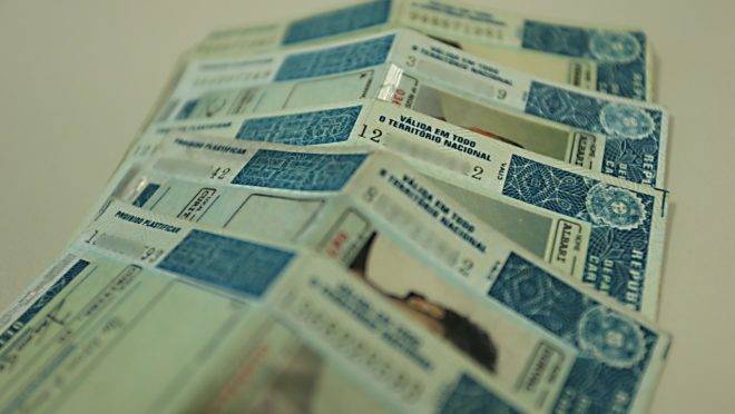  Câmara aprova projeto que aumenta limite de pontos da CNH
