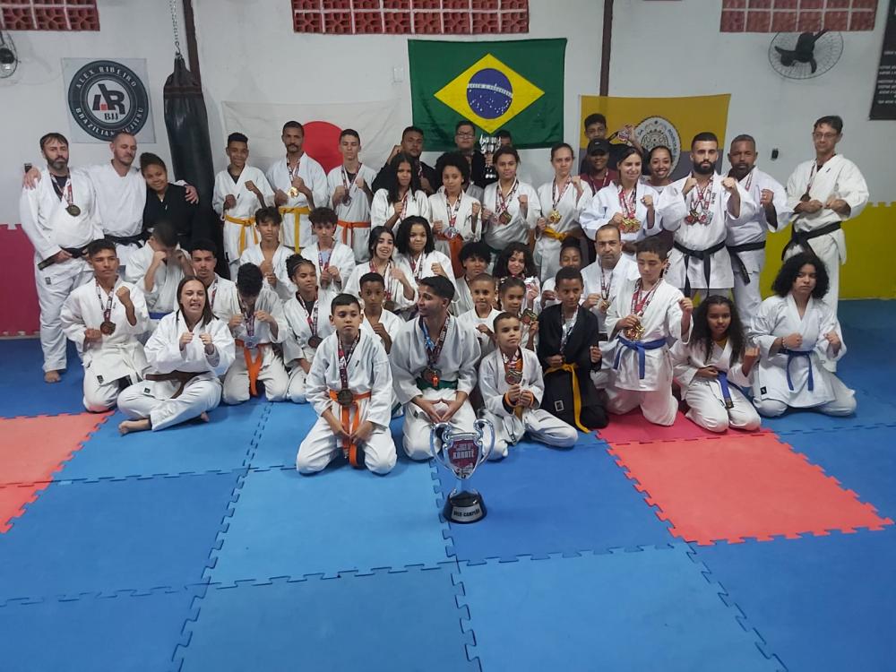 Academia Dênis Dojo de Sabará conquista segundo lugar na 27ª Copa Sete Lagoas de Karatê
