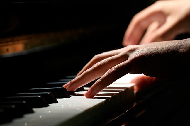 Convidados especiais se apresentam no Segunda Musical