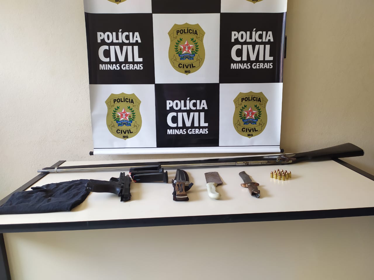 Suspeito de ameaçar a ex namorada é preso por posse ilegal de arma em Sabará