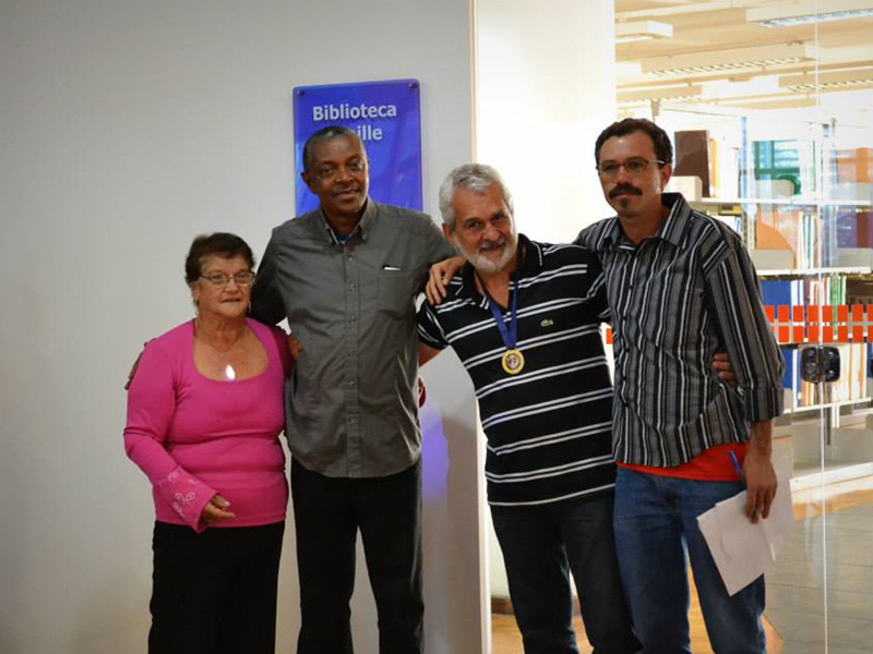 Robergom recebe prêmio de Mérito Cultural Abril Poético 2014