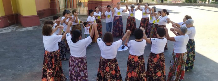 Dança circular e auriculoterapia são exemplos de Prática Integrativa e Complementar em Saúde (PICS) oferecidas pelo SUS