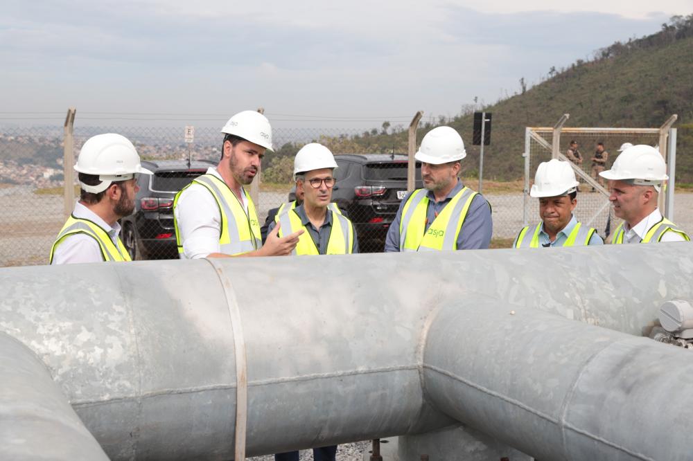 Governador Romeu Zema vistoria instalações de futura usina de biometano em Sabará