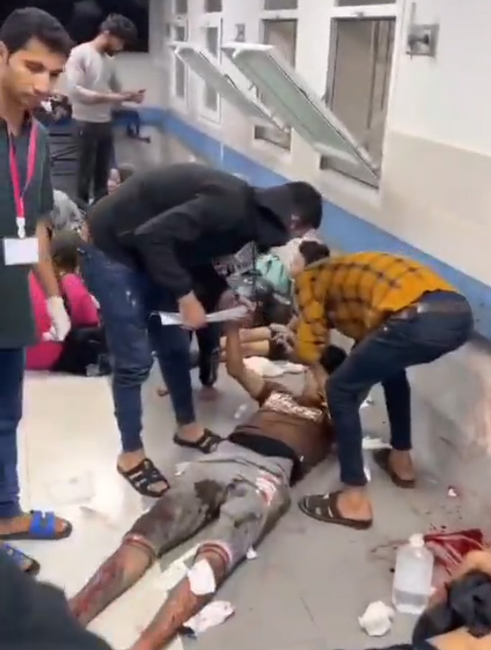 Hospital em Gaza é atacado e já são mais de 800 mortes