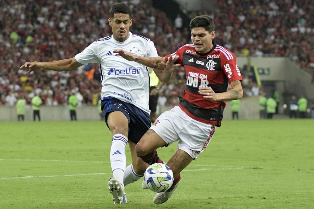 Cruzeiro vs Flamengo: Pressão e Expectativa no Mineirão