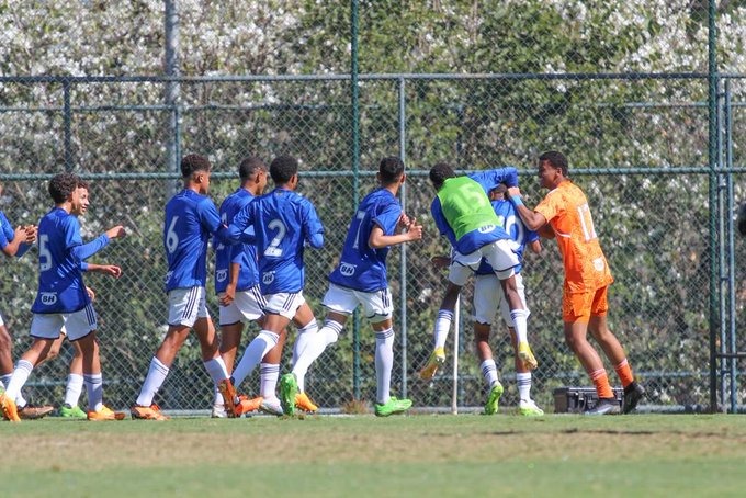 Cruzeiro Sub-15 Vence Coimbra na Semifinal do Mineiro