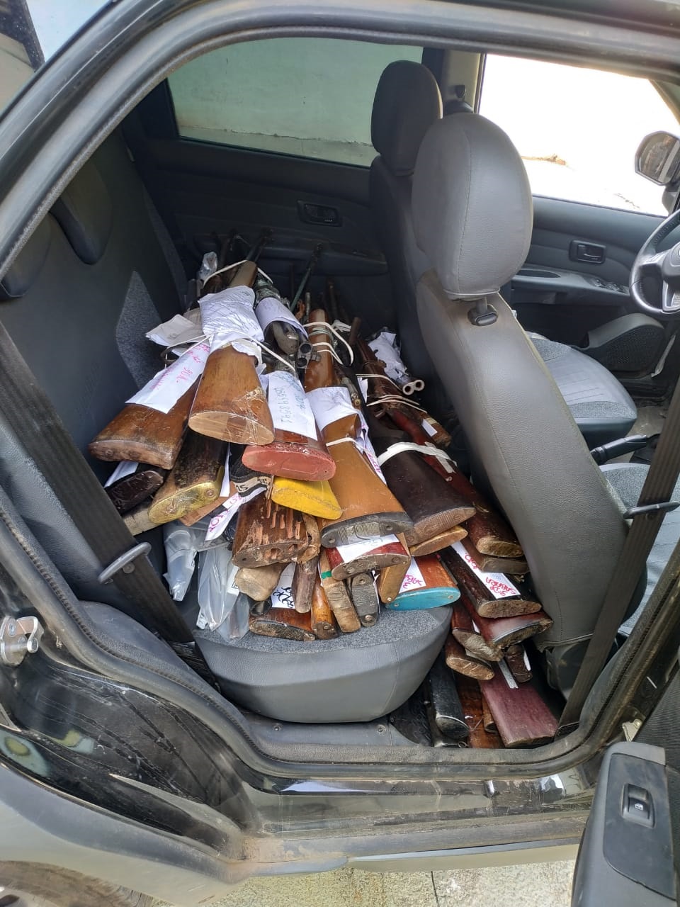 Polícia Civil destrói quase 160 armas e 200 munições
