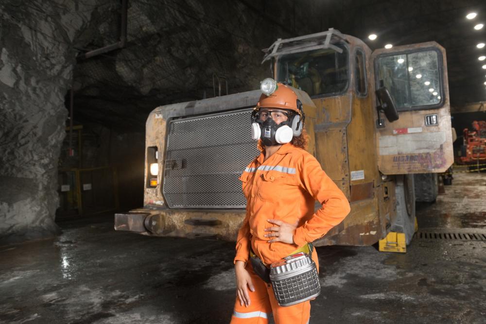 AngloGold Ashanti lança programa Mulheres de Ouro com vagas afirmativas para público feminino em Sabará