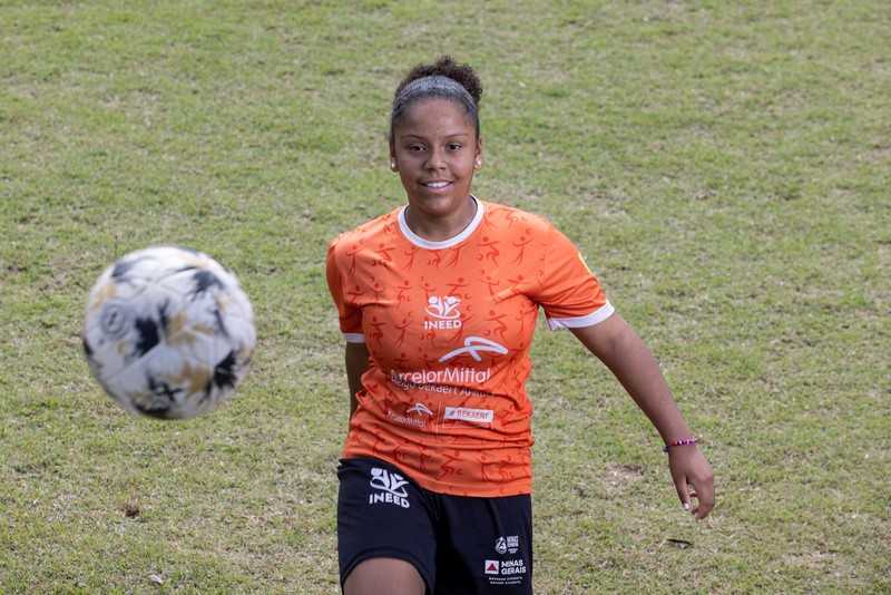 Projeto esportivo ajuda estudante de Sabará a superar o preconceito e a fazer planos ambiciosos para o futuro