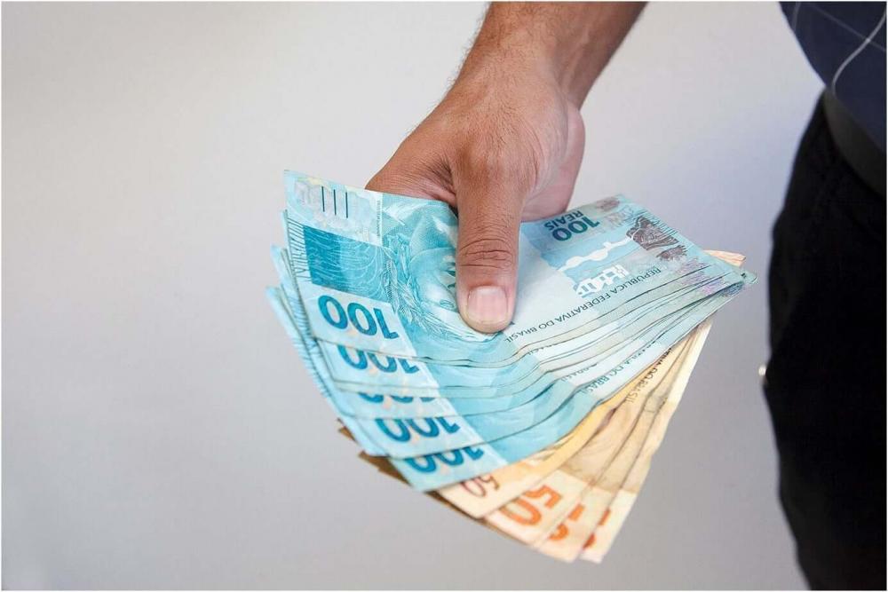 Governo de Minas paga 13º salário dos servidores em parcela única no dia 18/12