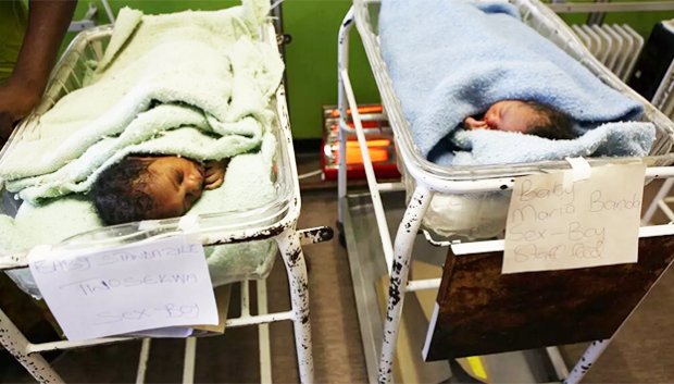 Milagres da ciência: Mulher da Uganda dá à luz gêmeos com 70 anos
