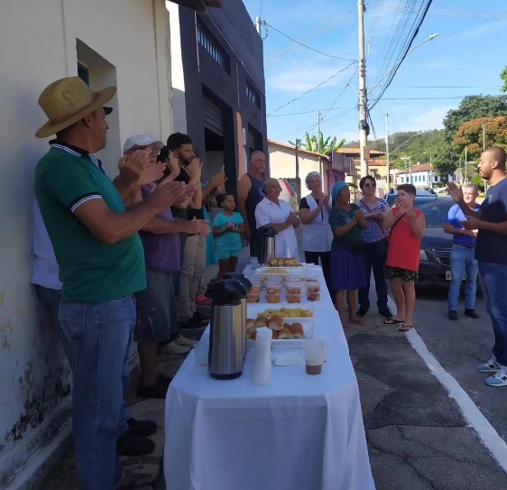 Comunidade de Ravena comemora um ano de Feira Livre pós-pandemia