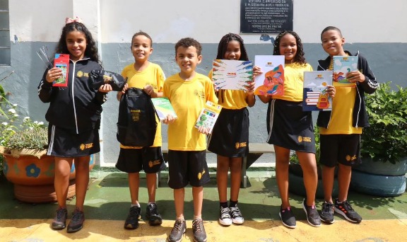 Sabará inicia ano letivo em 5 de fevereiro com entrega de kits e uniformes
