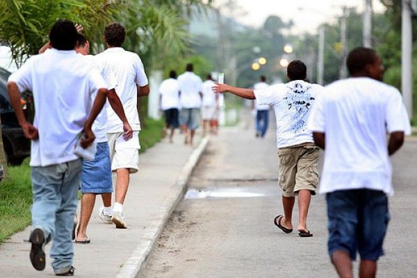 Senado aprova fim da “saidinha” de presos, mas mantém autorização para estudo no regime semiaberto