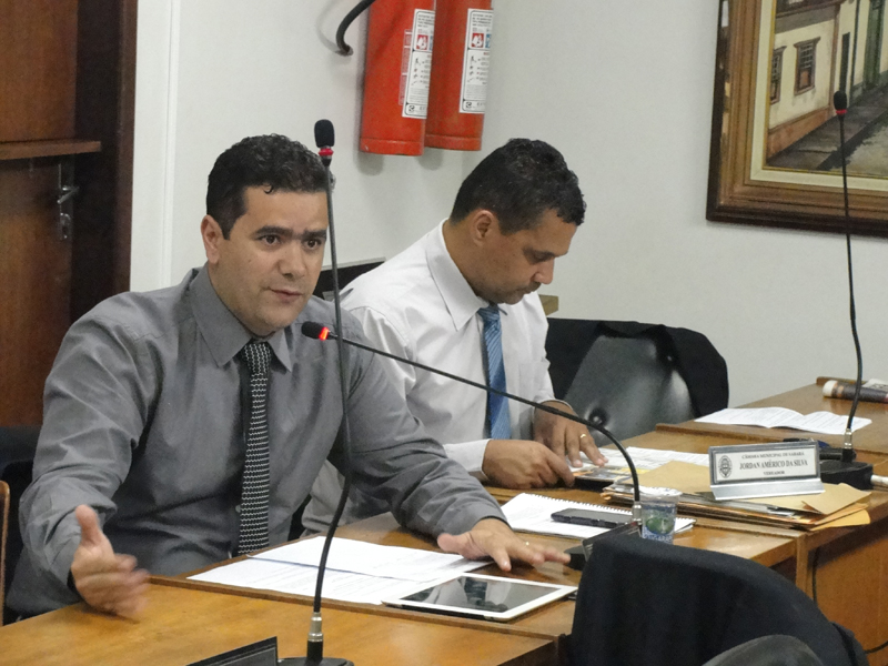 Cansado de esperar respostas da Secretaria de Fazenda, Hamilton diz que acionará Ministério Público