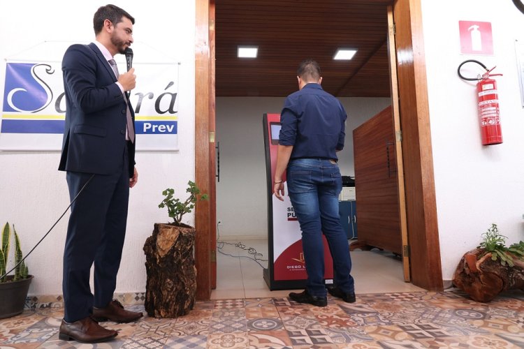 O totem está instalado no Sabaraprev, localizado na Rua Dom Pedro II (Divulgação)