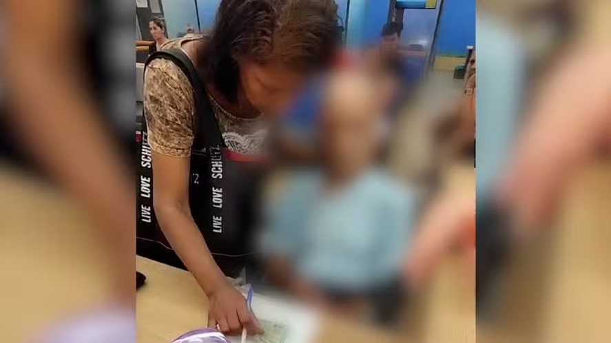 Mulher é presa após levar cadáver de idoso a banco para tentar sacar empréstimo