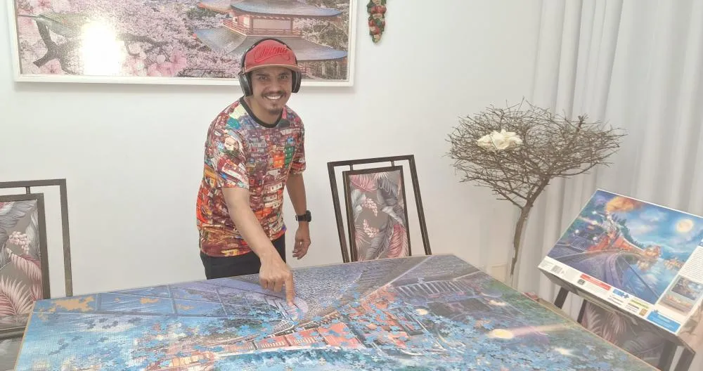 Explorando a paciência e a arte em um mundo de peças: O hobby singular de um jovem sabarense