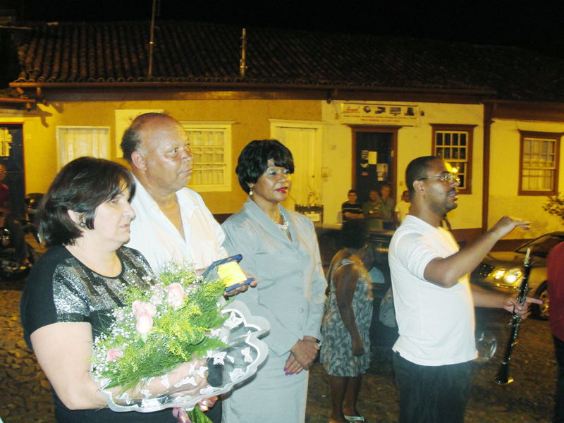 O guardião do Teatro Municipal é homenageado pela vereadora Conceição Arruda 
