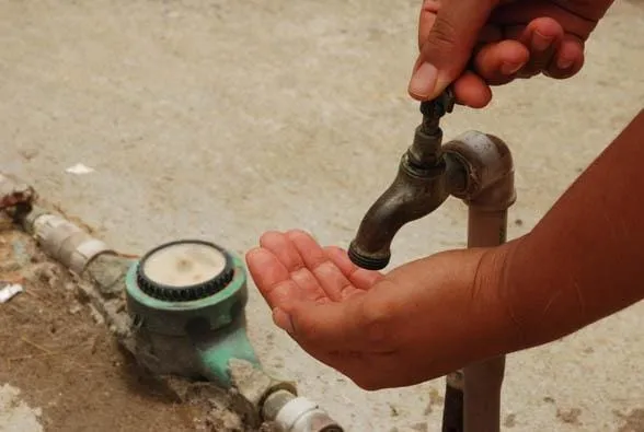 Interrupção no abastecimento de água afeta bairros de Sabará devido a falta de energia