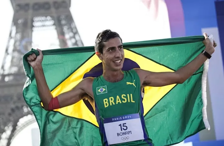 Caio Bonfim faz história e conquista a medalha de prata na marcha atlética das Olimpíadas de Paris