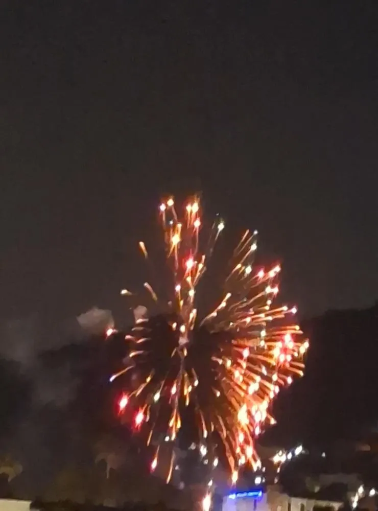 Fogos de artifício com estampido no encerramento da Festa do Rosário deixam moradores indignados