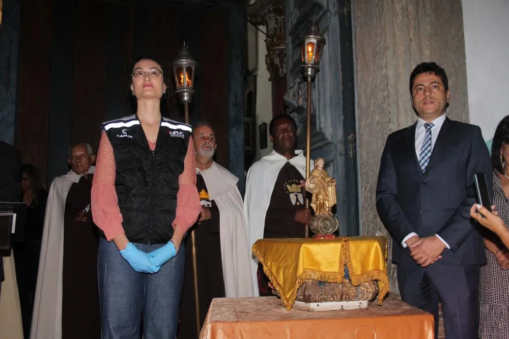 Recuperação de imagem histórica da Nossa Senhora do Carmo em Sabará emociona fiéis