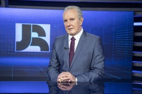 'Jornal da Record' discute um ano de pandemia no Clubhouse