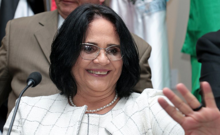 Ministra Damares Alves participa do “Mulheres de um novo tempo”