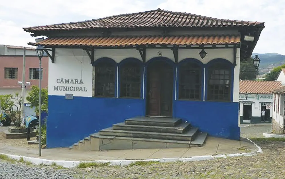 Câmara Municipal de Sabará: excesso de gastos e falta de transparência levam a questionamentos