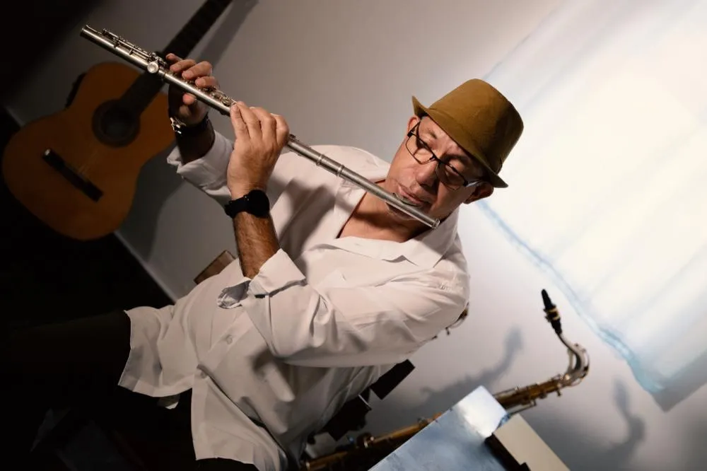Sabará - Marcelo Umbelino lança videoclipe “Saudade de Pai” em homenagem ao seu pai e mentor, maestro Antônio Umbelino.