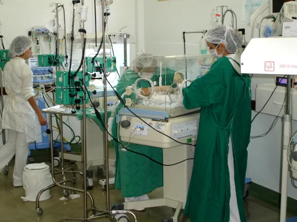 Fhemig oferece vagas para técnicos e profissionais de saúde