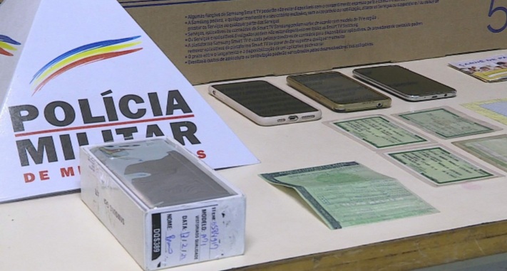 Quadrilha é presa suspeita de usar documentos falsos para aplicar golpe no comércio em Sabará