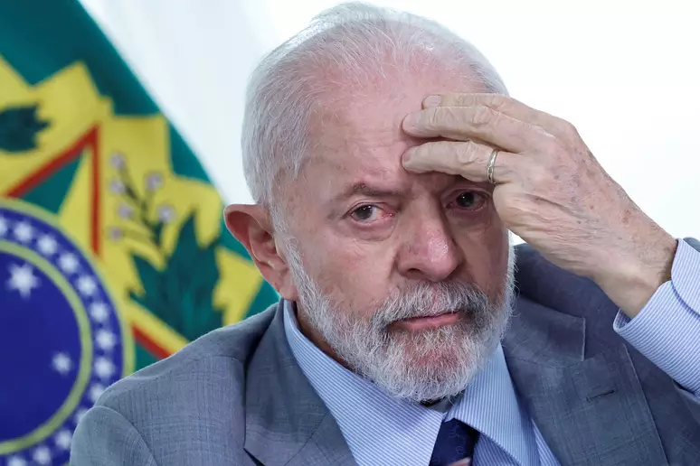 Lula passa bem após cirurgia de emergência para drenagem de hematoma na cabeça
