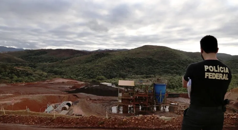 Funcionários e ex-funcionários denunciam Global Mineração por atrasos salariais e condições precárias de trabalho em Sabará