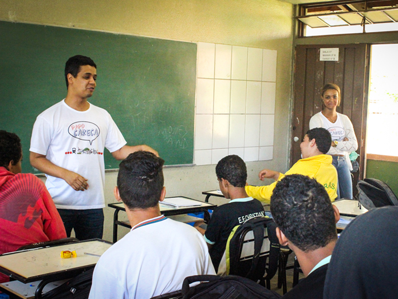 Lucas Silva leva projeto para as salas de aula